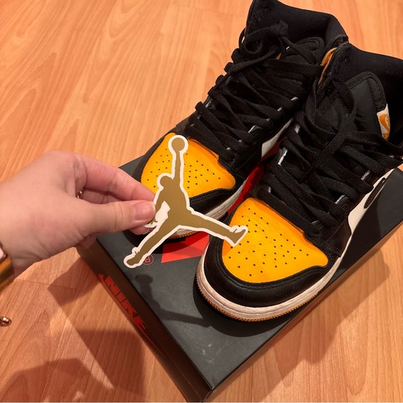 Nike Air Jordan 1 Black and Yellow Taxi High-Top Sneakers - Picture 7 of 9